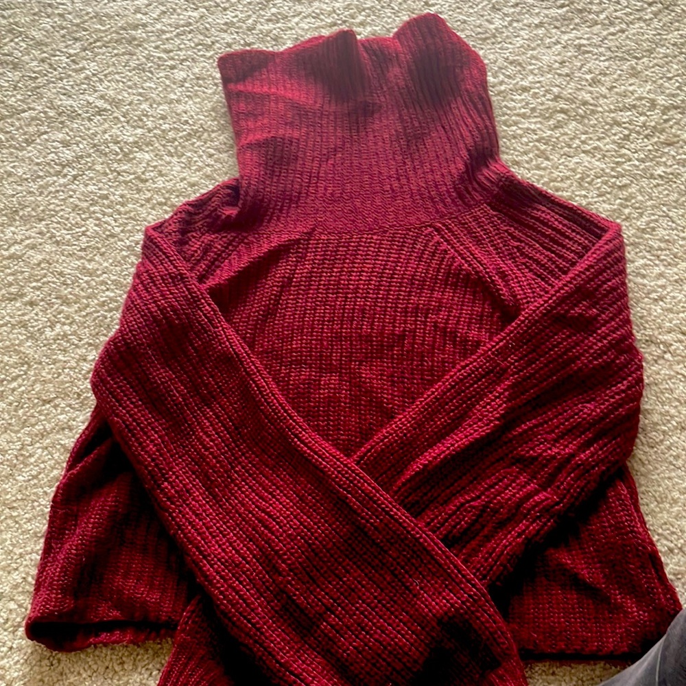 Maroon sweater